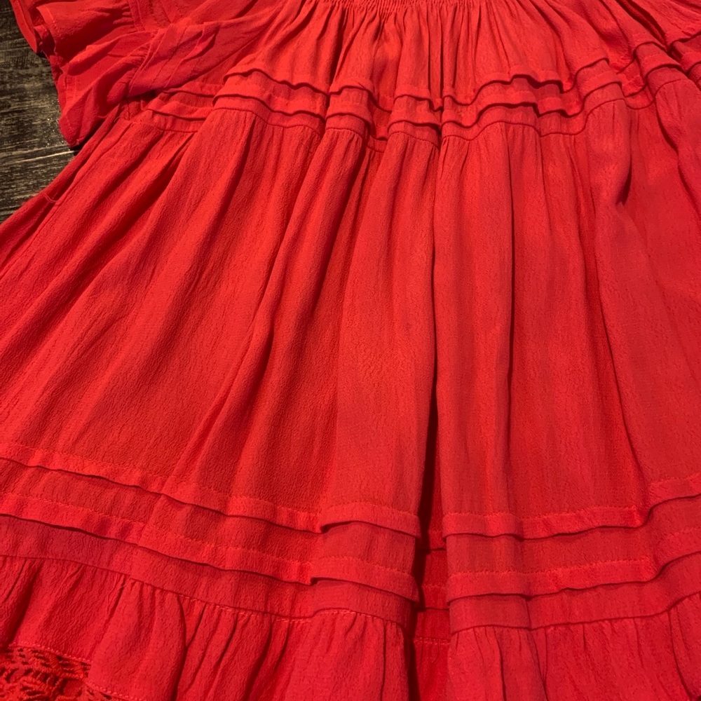 Beautiful red SUNDANCE dress. NWOT. M/L